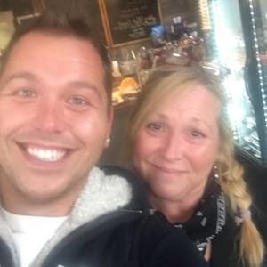 Meet your Posher, Dee